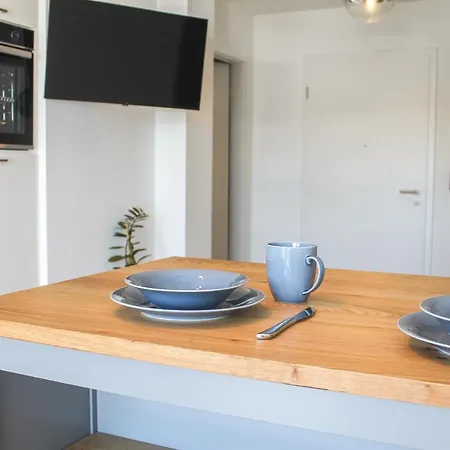 Wonderful World - Stadtnah, Balkon, Parkplatz, E-ladestation, Fitnessstudio *